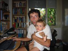 Kerian 77 Avec papa on fait de l'ordinateur